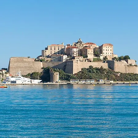 Calvi Sleeps 2 Air Con Wifi *